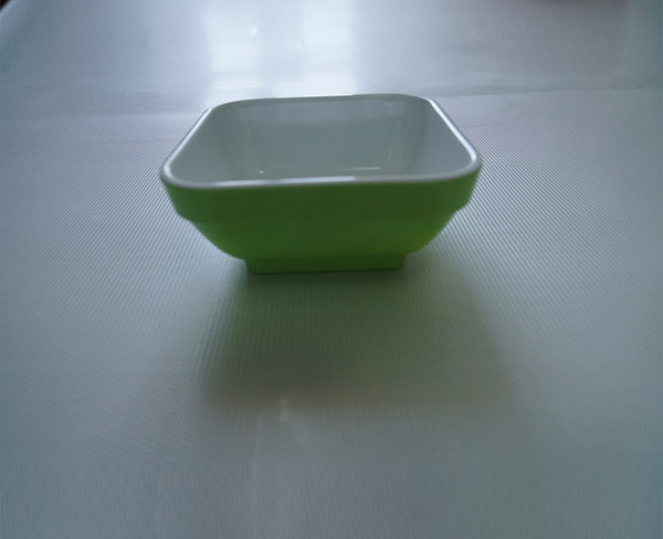 四方碗
